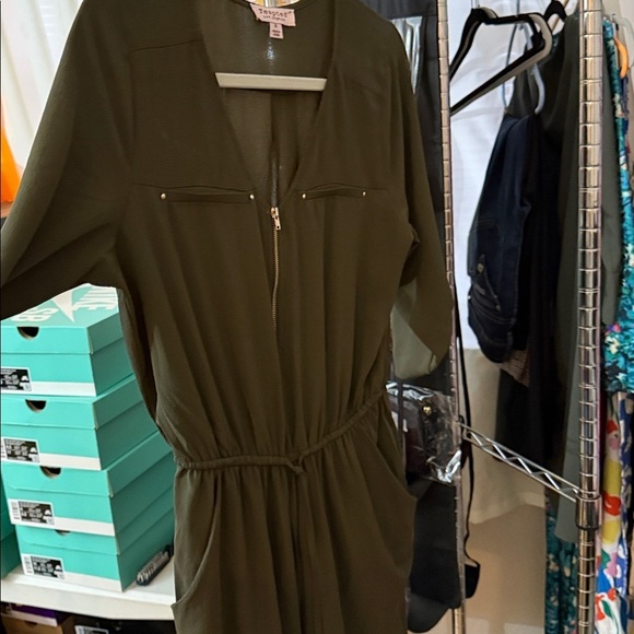 Jumpsuit size Meduim - Picture 2 of 3